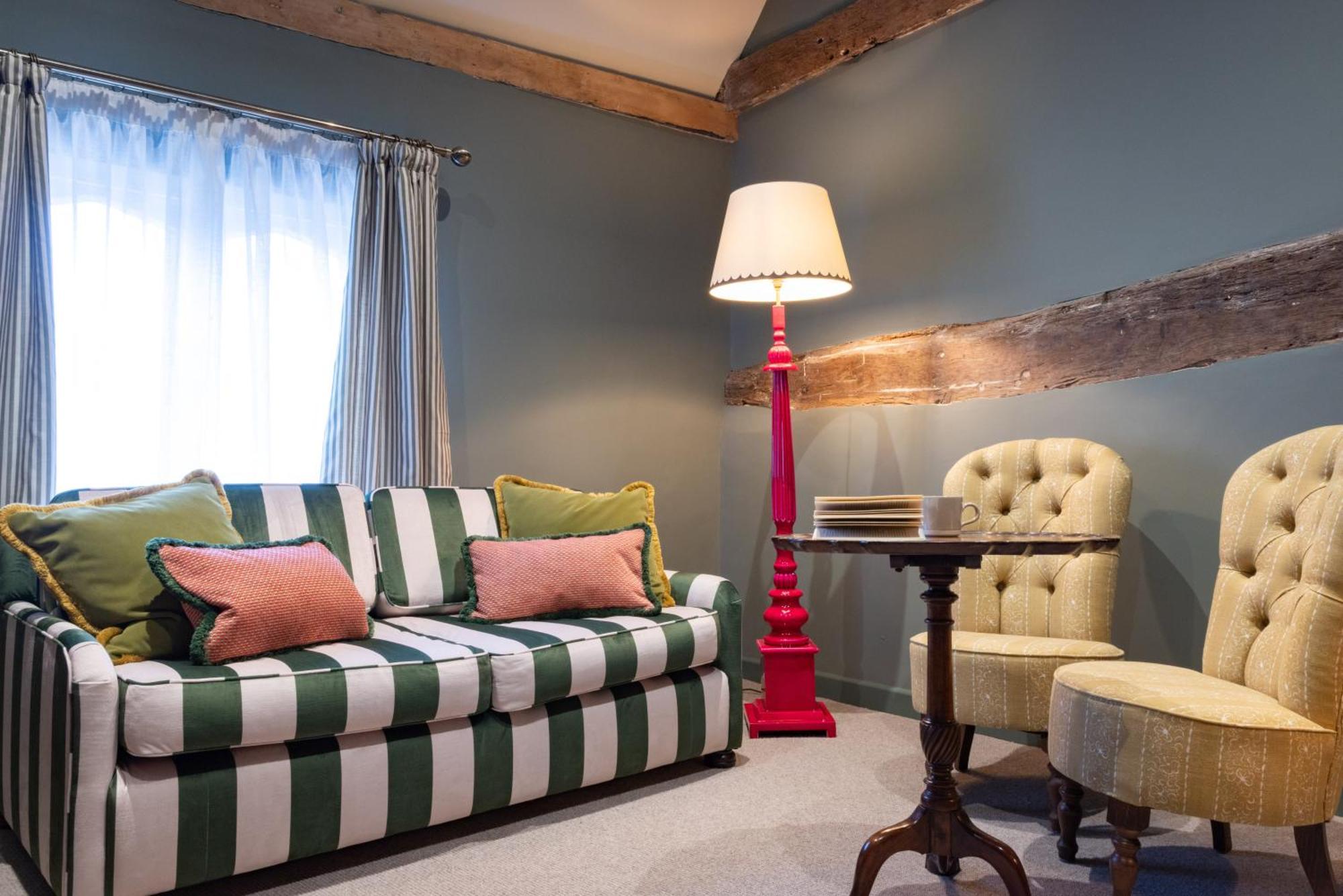 The Coat And Bear - A Heartwood Inn Newbury  Buitenkant foto
