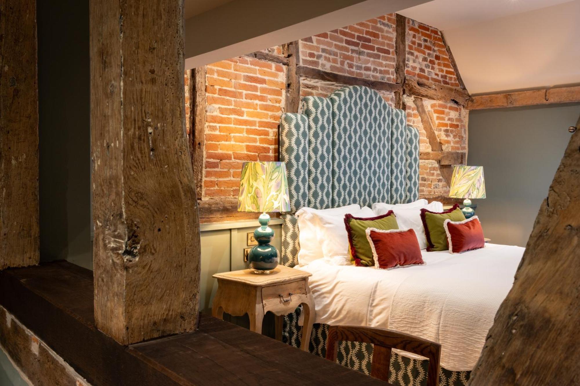 The Coat And Bear - A Heartwood Inn Newbury  Buitenkant foto