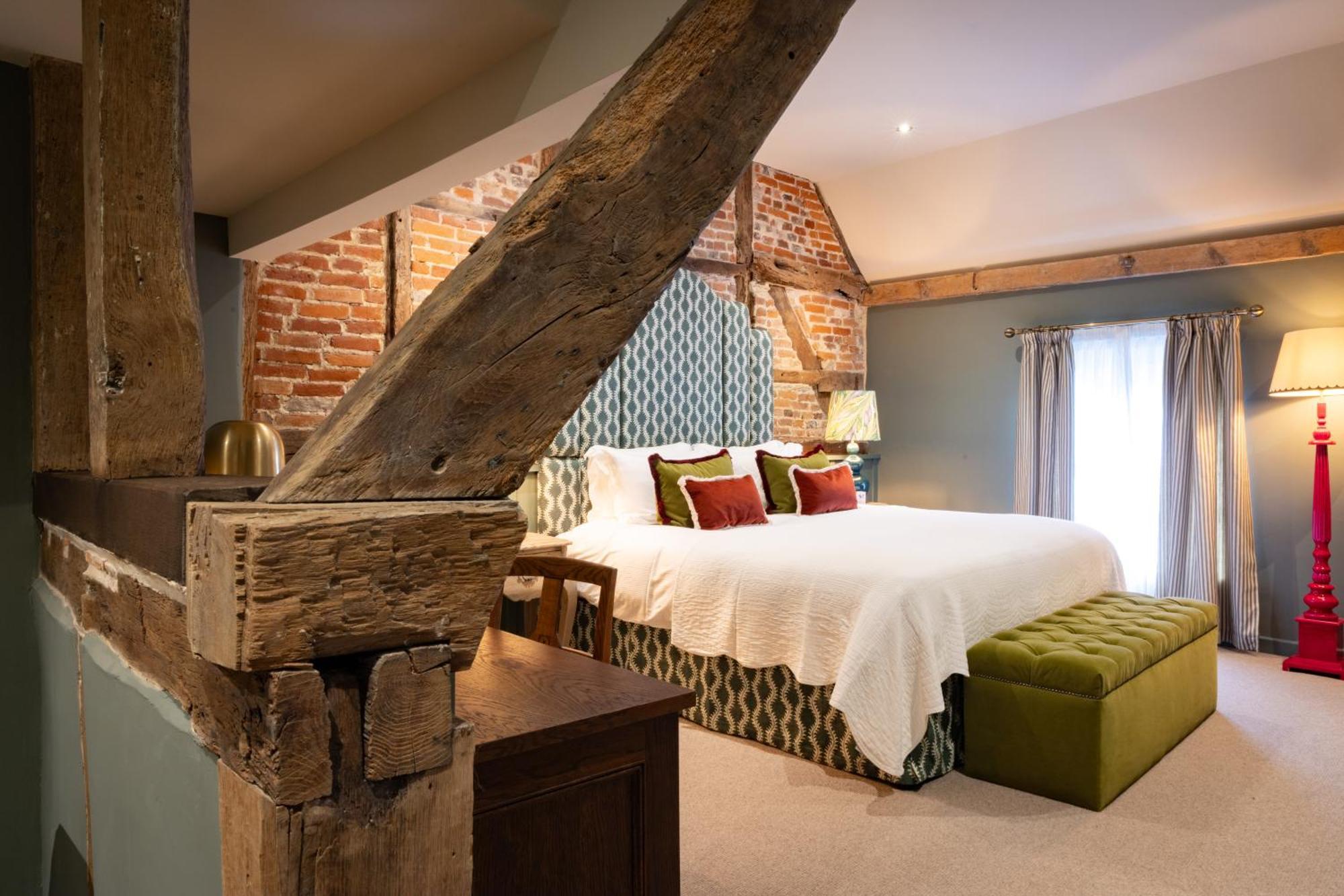 The Coat And Bear - A Heartwood Inn Newbury  Buitenkant foto