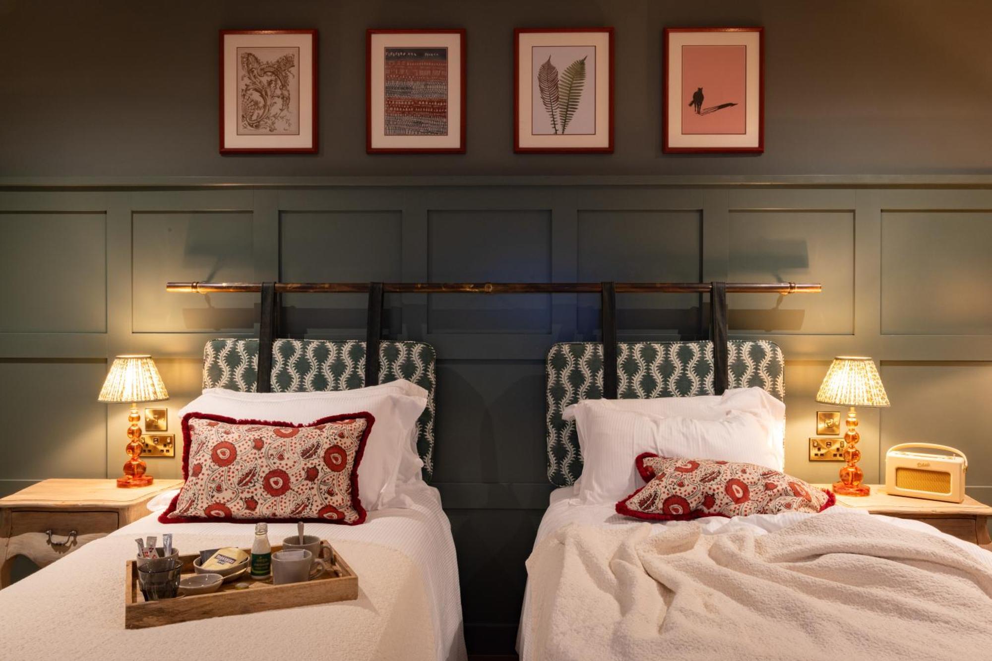 The Coat And Bear - A Heartwood Inn Newbury  Buitenkant foto