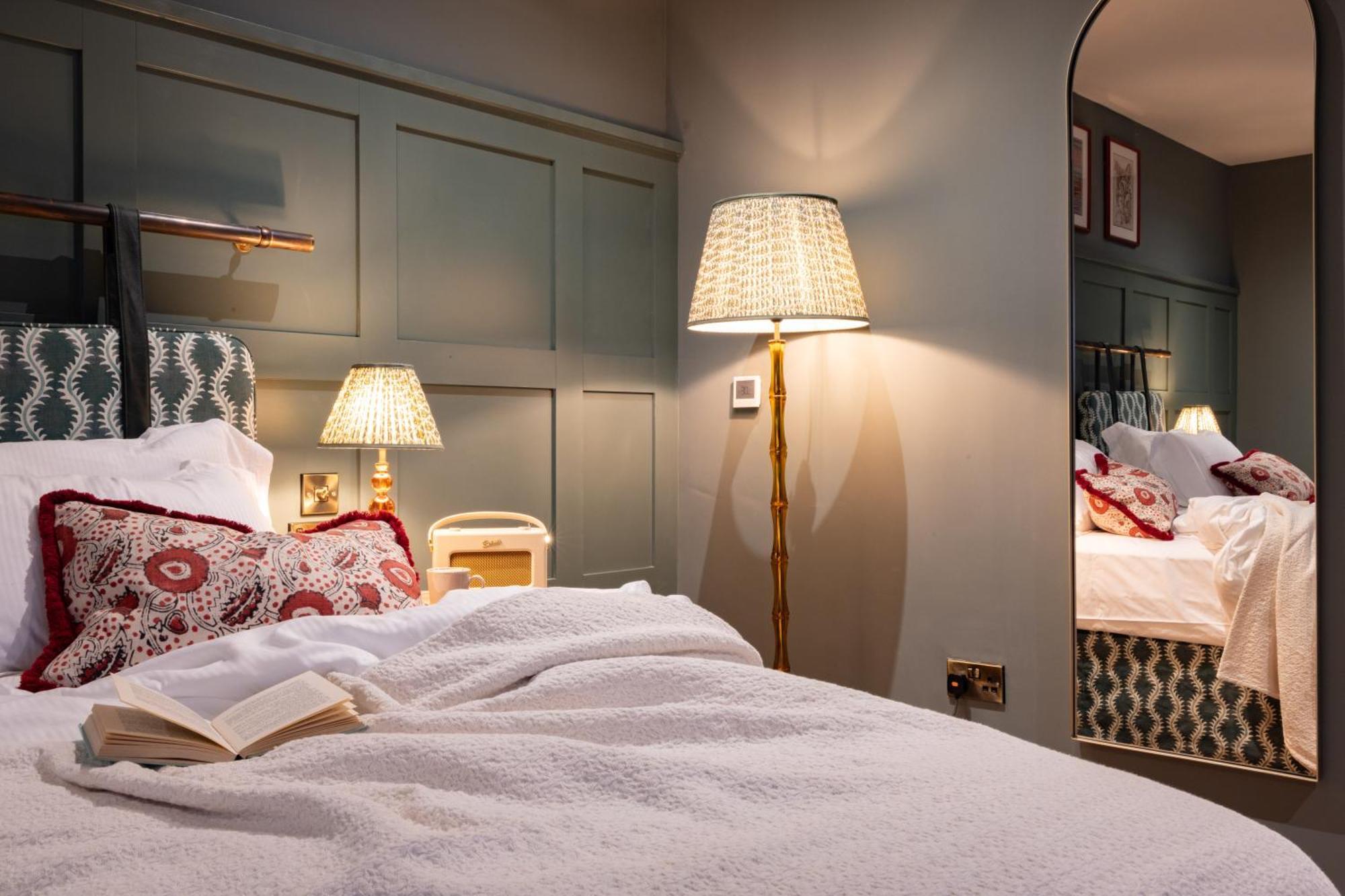 The Coat And Bear - A Heartwood Inn Newbury  Buitenkant foto